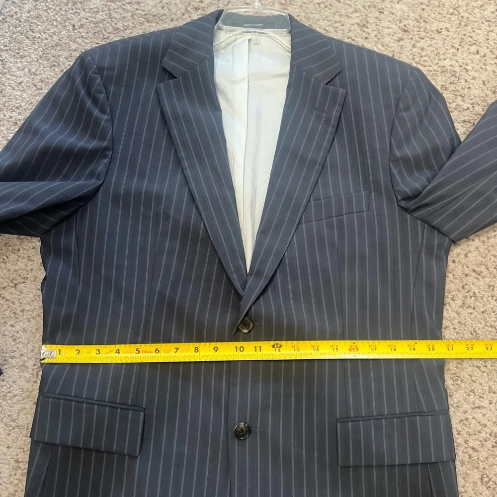 Boss Hugo Boss Mens gray Pin Striped 2 Button Suit Jacket Wool Blend Size 42R‎